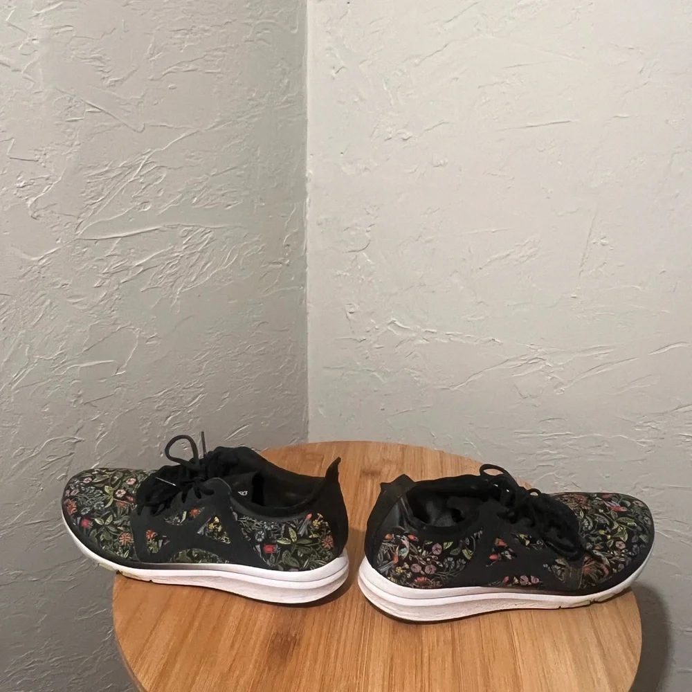 ASICS Bird And Branch Motif Black Fabric Sneakers 10M - Picture 4 of 10